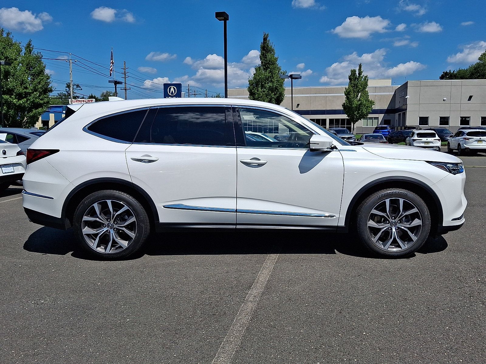 Certified 2024 Acura MDX w/ Technology Package AWD/4WD image 7