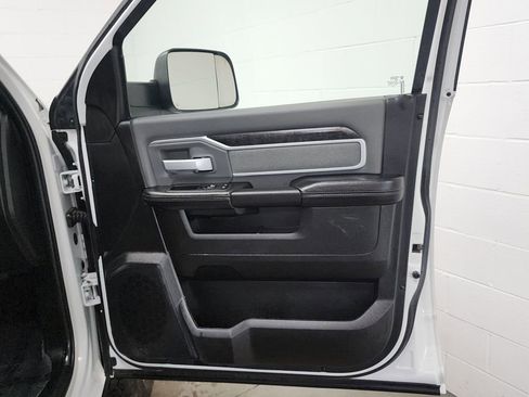 Used 2022 RAM 3500 Big Horn AWD/4WD image 29