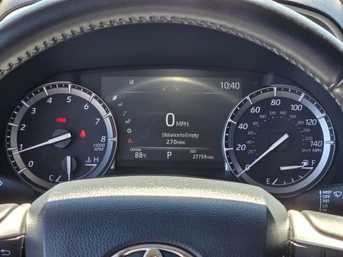 Used 2022 Toyota Highlander XLE image 22