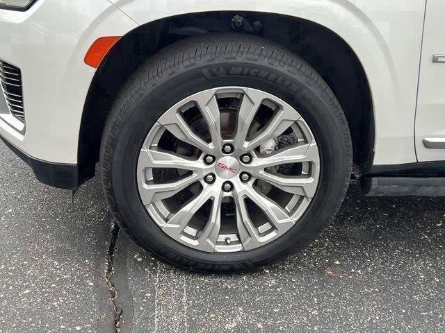 Used 2022 GMC Yukon Denali AWD/4WD image 9