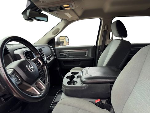 Used 2022 RAM 1500 Classic SLT w/ Electronics Group image 10