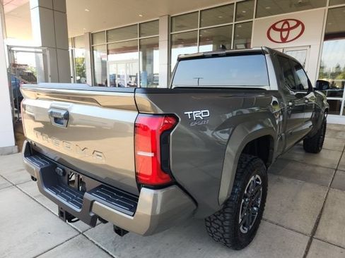 Certified 2025 Toyota Tacoma TRD Sport AWD/4WD image 11