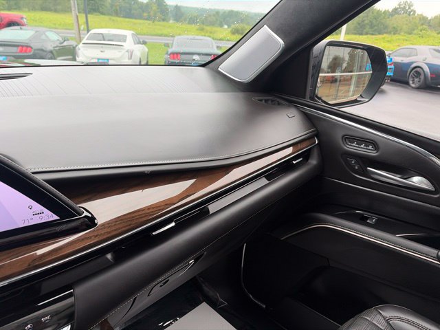 Used 2023 Cadillac Escalade Sport Platinum w/ LPO, ONYX Package AWD/4WD image 22