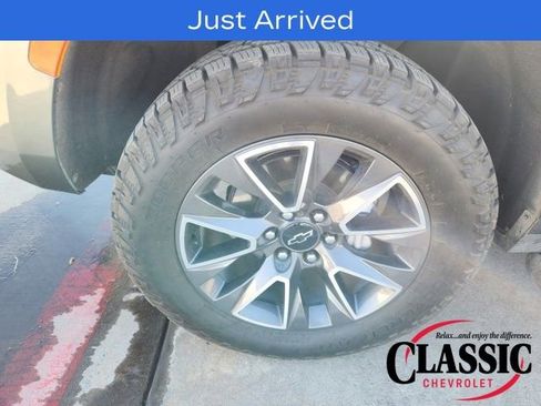 Used 2023 Chevrolet Tahoe Z71 w/ Luxury Package image 15