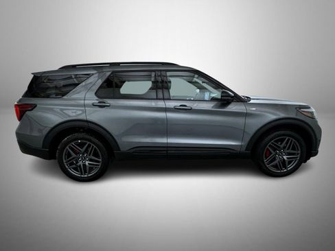 Used 2025 Ford Explorer ST-Line w/ ST-Line Street Pack AWD/4WD image 4