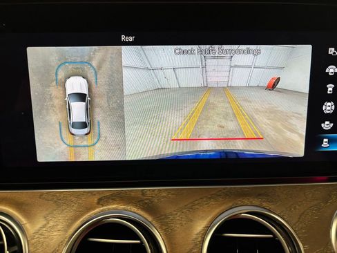 Used 2022 Mercedes-Benz E 350 Sedan image 15