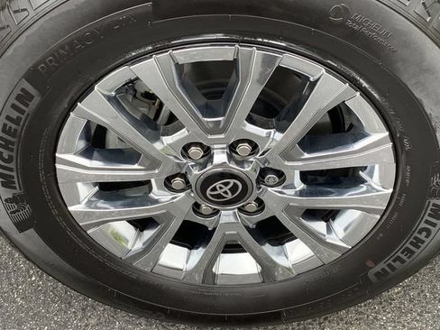 Used 2025 Toyota Tacoma Limited AWD/4WD image 36