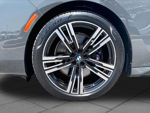 Used 2023 BMW 760i xDrive w/ Luxury Rear Seating Package AWD/4WD image 10