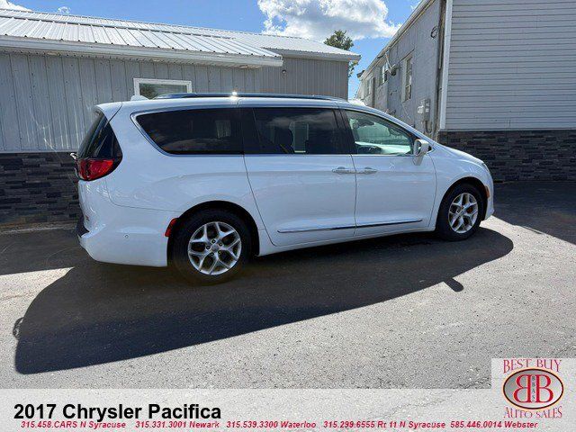 Used 2017 Chrysler Pacifica Touring-L Plus w/ Advanced Safetytec Group FWD image 8