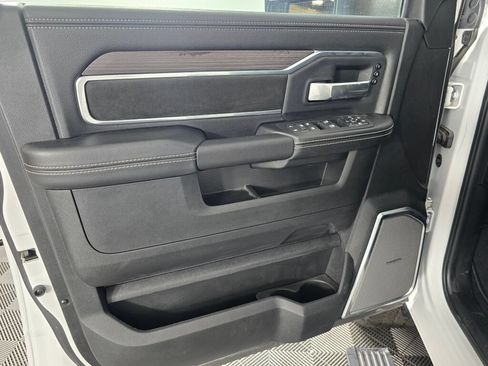 New 2026 RAM 2500 Laramie AWD/4WD image 19