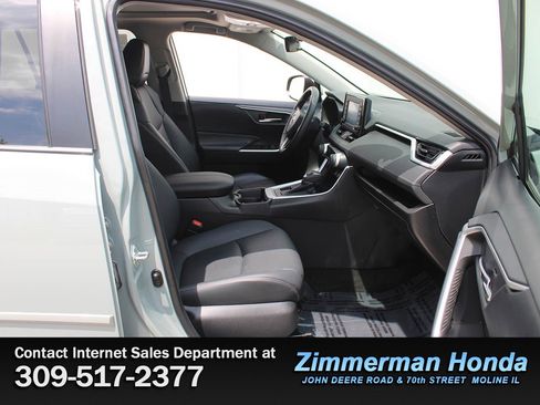 Used 2021 Toyota RAV4 XLE Premium AWD/4WD image 20