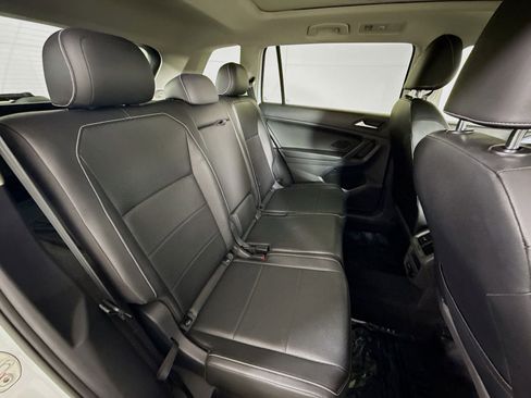 Used 2021 Volkswagen Tiguan SE w/ Panoramic Sunroof Package AWD/4WD image 25