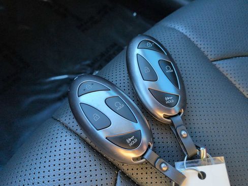 Certified 2025 Hyundai Elantra Limited image 37