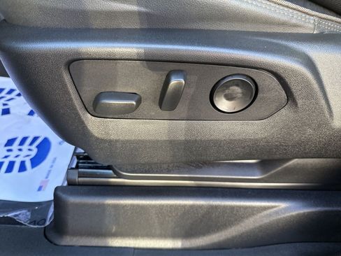 Used 2024 Chevrolet Suburban High Country image 13