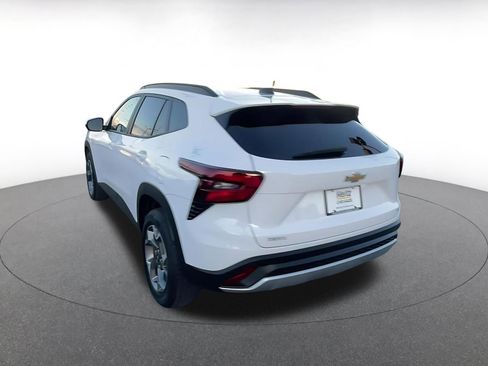 Used 2025 Chevrolet Trax LT image 11