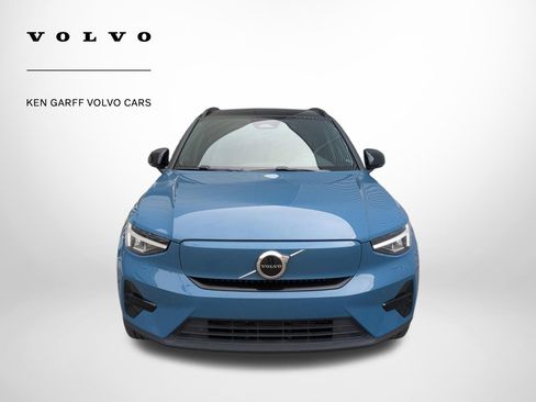 Used 2023 Volvo XC40 Recharge Core image 9