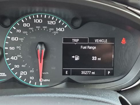 Used 2018 Chevrolet Trax LT w/ LT Convenience Package FWD image 32