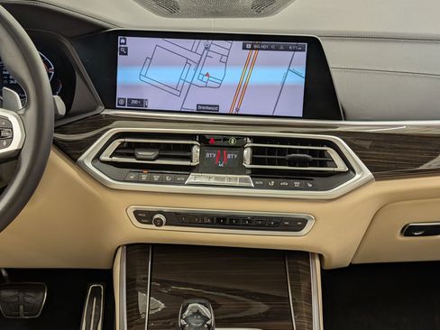 Used 2021 BMW X5 xDrive40i w/ M Sport Package image 27