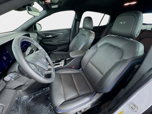 Certified 2024 Buick Envista Sport Touring w/ Convenience I Package image 11