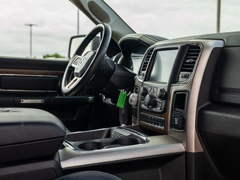 Used 2016 RAM 1500 Laramie RWD image 13