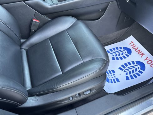 Used 2020 Cadillac XT4 Premium Luxury image 16