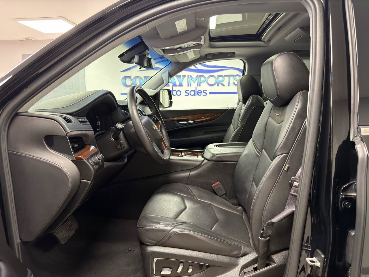 Used 2017 Cadillac Escalade Premium Luxury AWD/4WD image 9