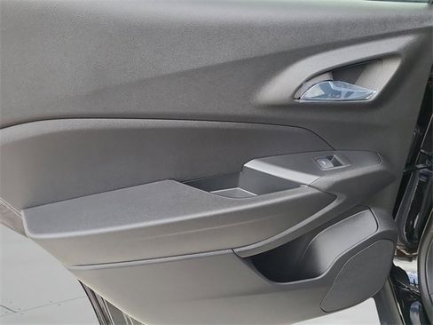 New 2026 Chevrolet Trax RS image 18