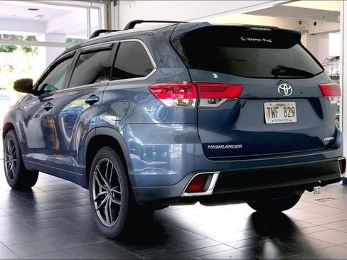 Used 2019 Toyota Highlander Limited FWD image 5