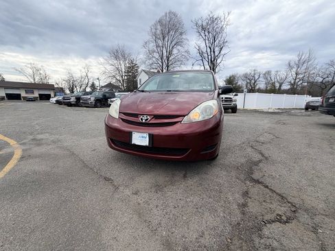 Used 2008 Toyota Sienna LE image 2