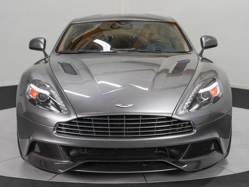 Used 2017 Aston Martin Vanquish Coupe image 11