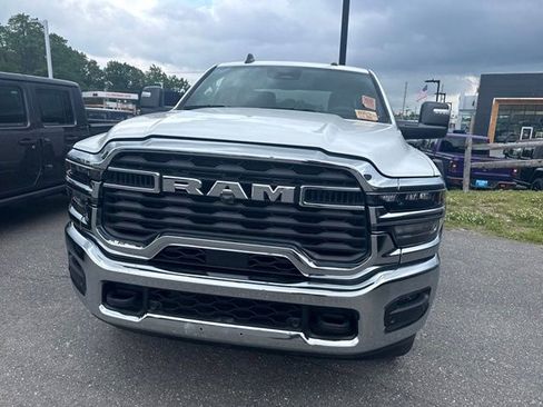 Used 2026 RAM 2500 Big Horn AWD/4WD image 4