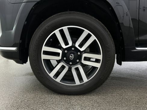 Used 2021 Toyota 4Runner Limited AWD/4WD image 36