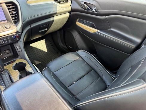 Used 2019 GMC Acadia Denali image 19