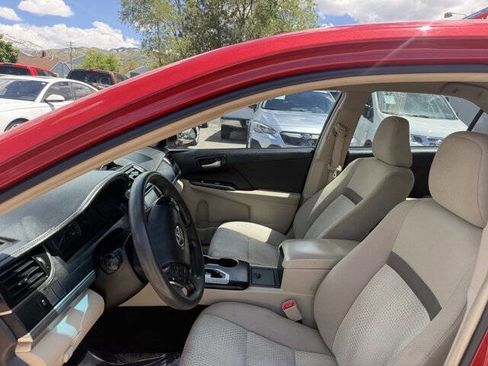 Used 2014 Toyota Camry LE FWD image 13