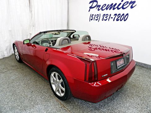 Used 2005 Cadillac XLR RWD image 7