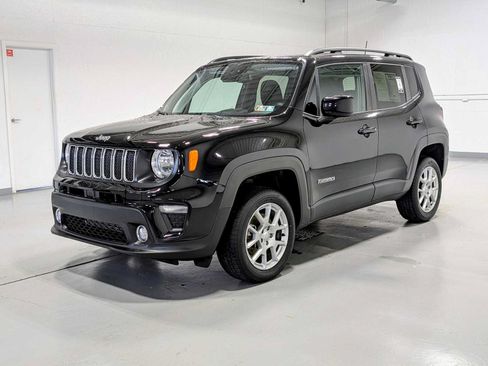 Used 2019 Jeep Renegade Latitude w/ Cold Weather Group AWD/4WD image 1