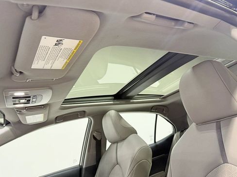 Used 2022 Toyota Camry XSE image 32