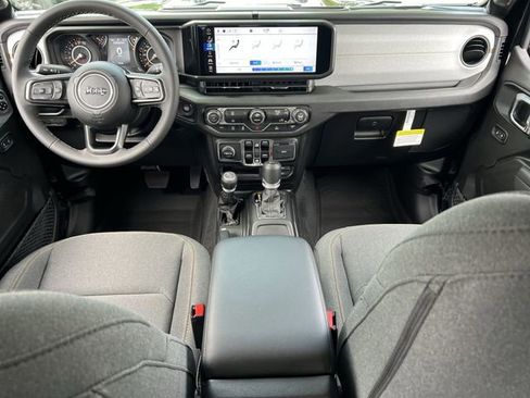 New 2025 Jeep Gladiator Sport AWD/4WD image 19