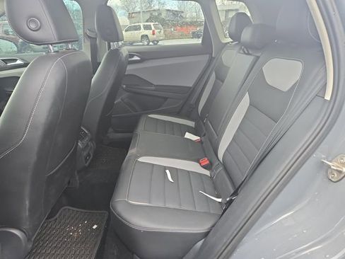 Used 2023 Volkswagen Taos SEL image 11