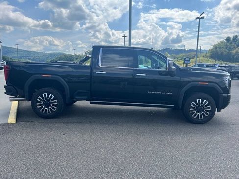 Used 2024 GMC Sierra 3500 Denali Ultimate AWD/4WD image 5