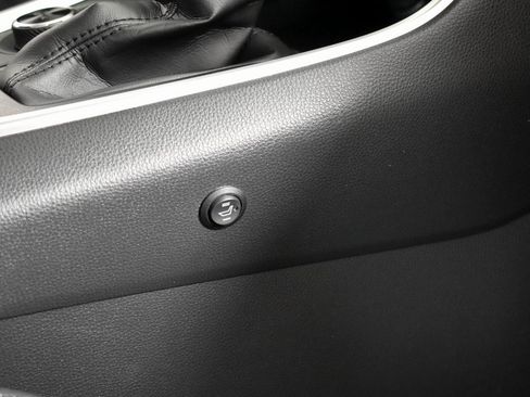 Certified 2022 Toyota RAV4 SE image 27