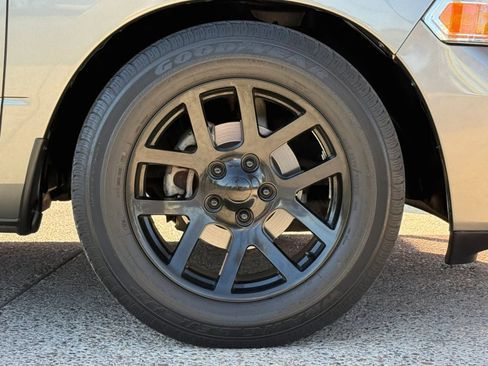 Used 2012 RAM 1500 Express RWD image 26