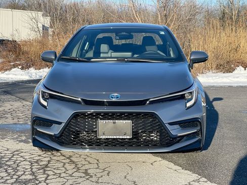 Used 2025 Toyota Corolla SE w/ Convenience Package FWD image 12