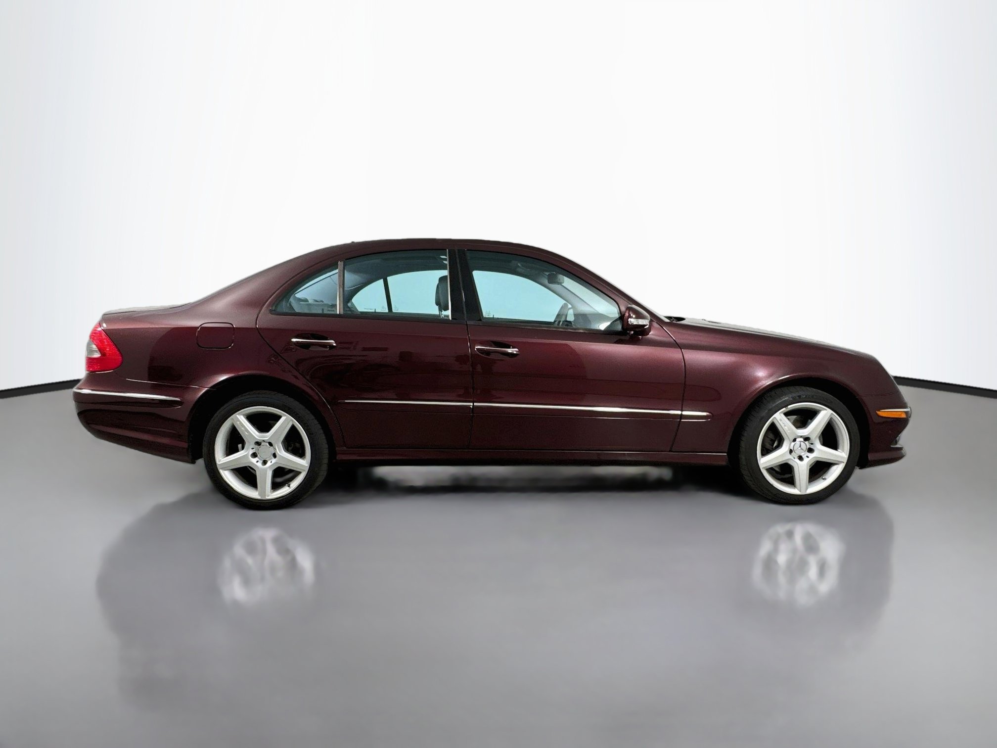 Used 2009 Mercedes-Benz E 350 4MATIC Sedan image 8