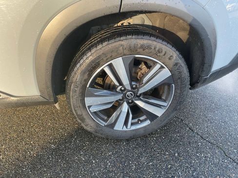 Used 2021 Nissan Rogue SL AWD/4WD image 38