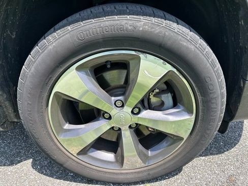 Used 2019 Jeep Cherokee Limited AWD/4WD image 10