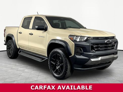 Used 2024 Chevrolet Colorado Trail Boss w/ Advanced Trailering Package AWD/4WD image 3