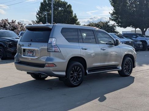 Used 2022 Lexus GX 460 Premium w/ Premium Package AWD/4WD image 5