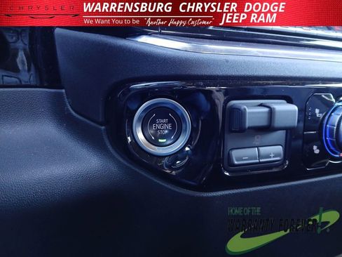 Used 2025 GMC Sierra 1500 SLT image 26