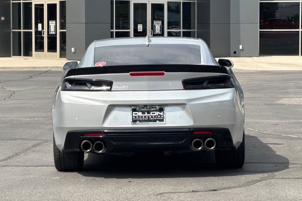 Used 2018 Chevrolet Camaro SS RWD image 8